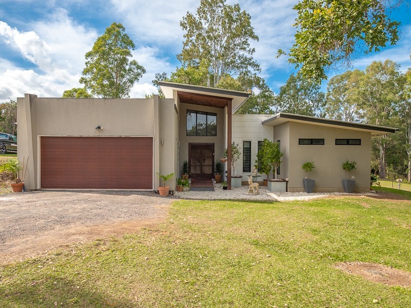 6 Rocklea Drive, Southside QLD 4570