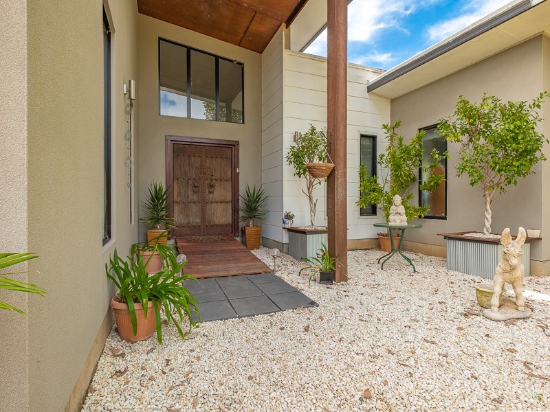 6 Rocklea Drive, Southside QLD 4570