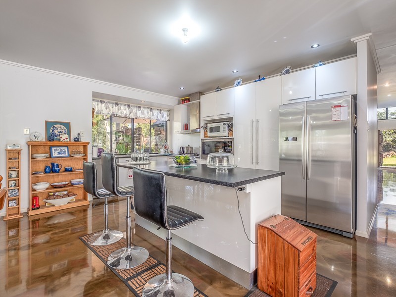6 Rocklea Drive, Southside QLD 4570