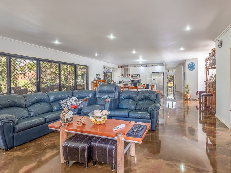 6 Rocklea Drive, Southside QLD 4570