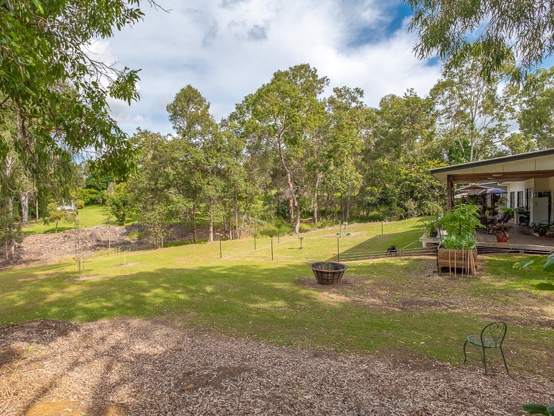 6 Rocklea Drive, Southside QLD 4570