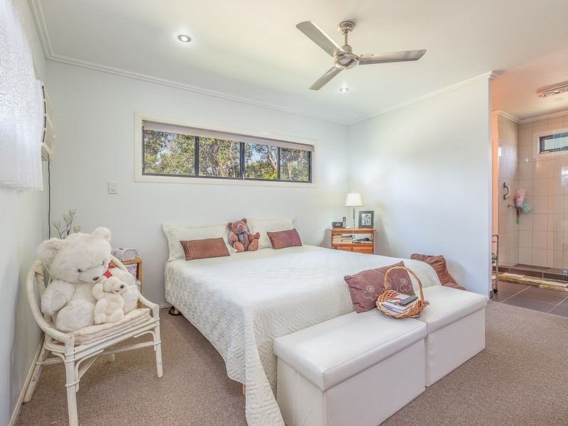6 Rocklea Drive, Southside QLD 4570