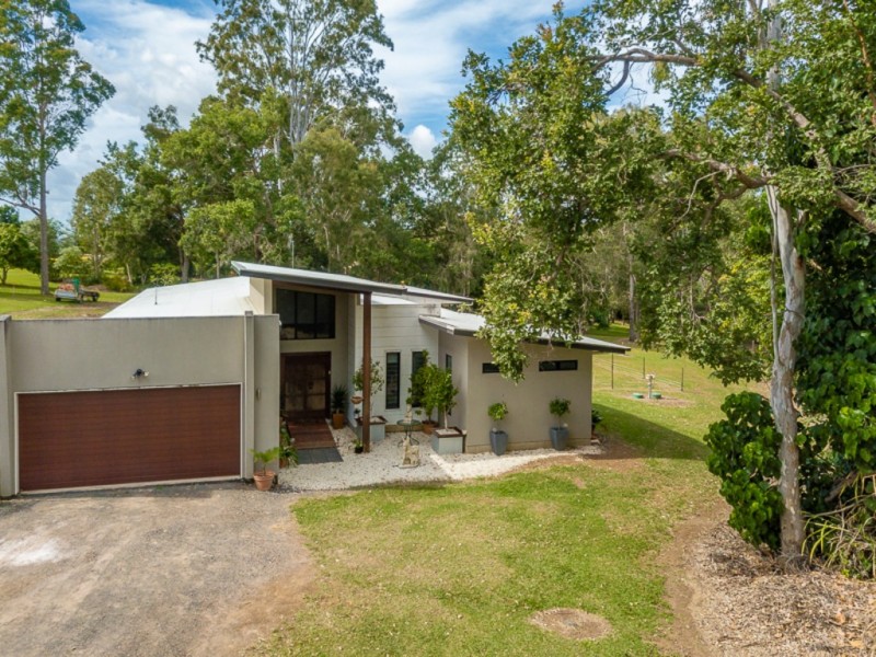 6 Rocklea Drive, Southside QLD 4570