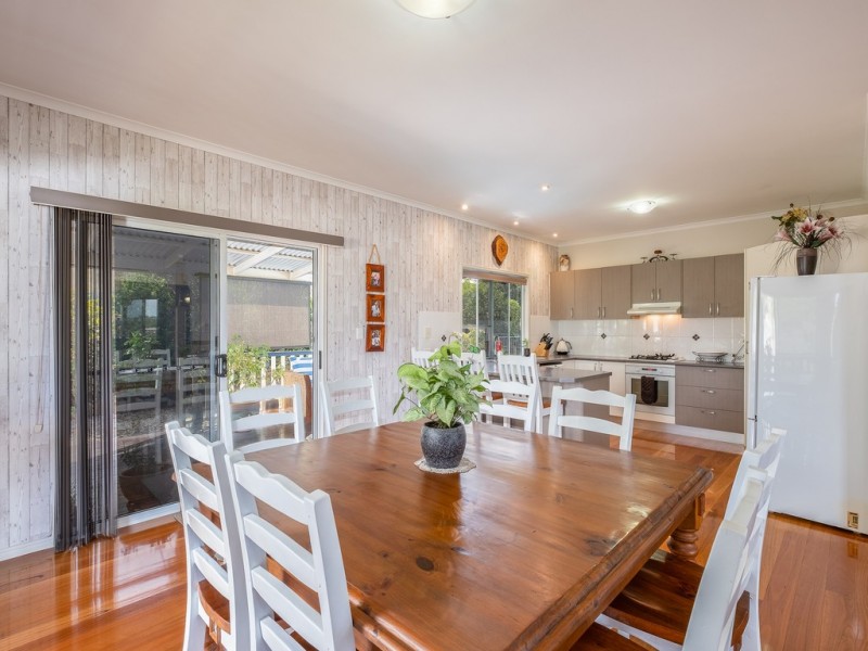 3 Oxley Court, Southside QLD 4570
