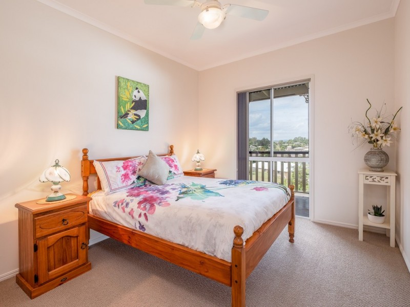 3 Oxley Court, Southside QLD 4570