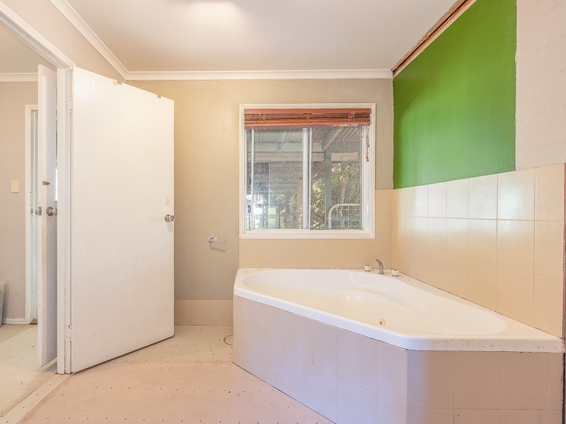 81 Delray Road, Mothar Mountain QLD 4570