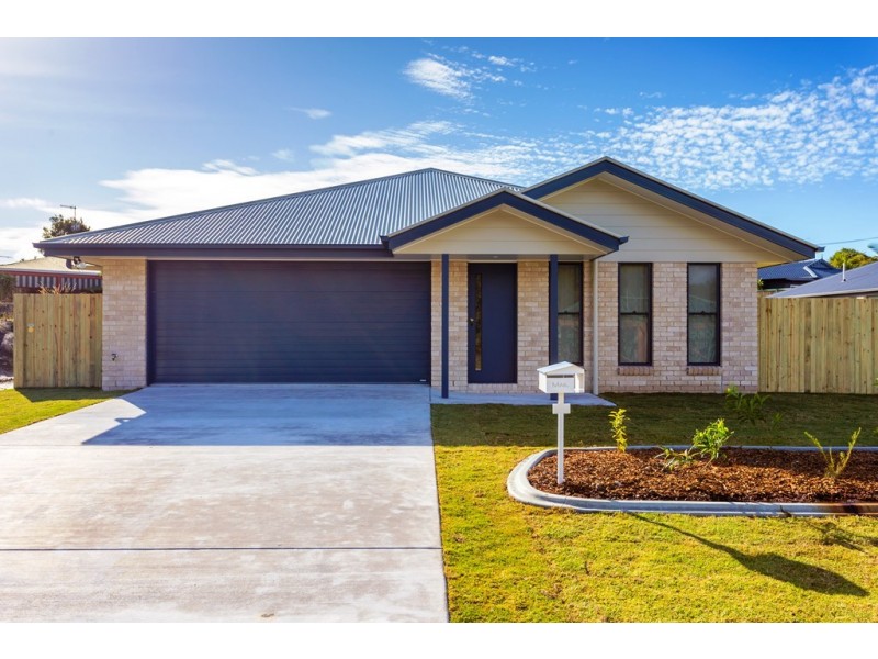 33 Tuna Way, Tin Can Bay QLD 4580