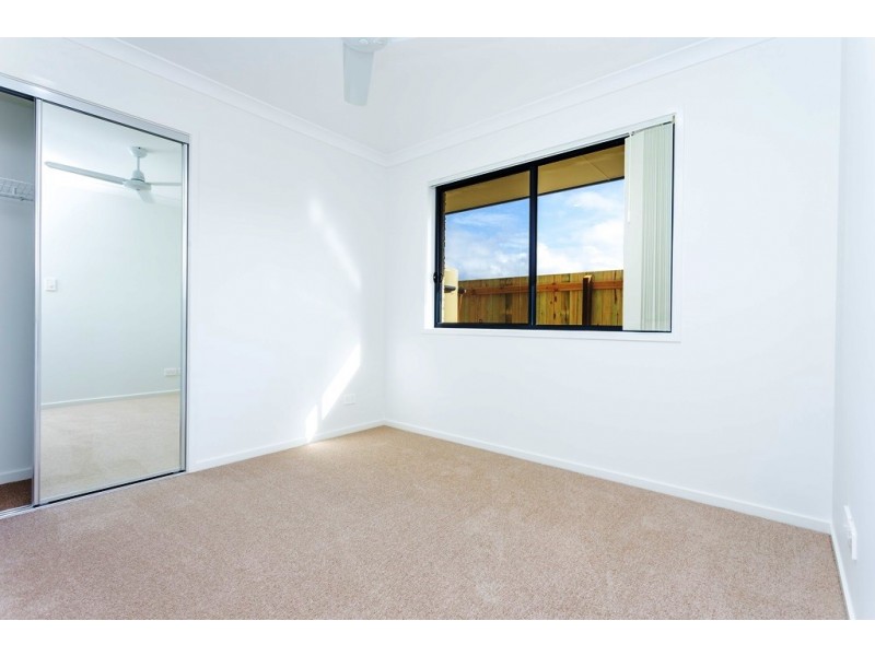 33 Tuna Way, Tin Can Bay QLD 4580