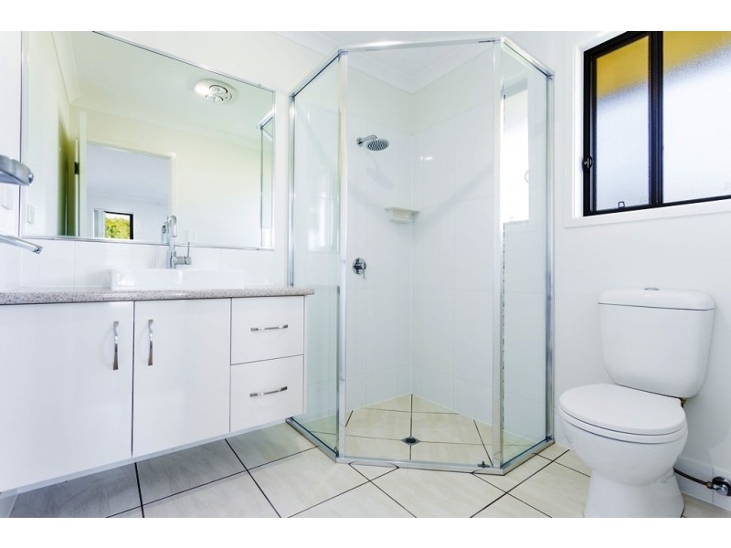 33 Tuna Way, Tin Can Bay QLD 4580