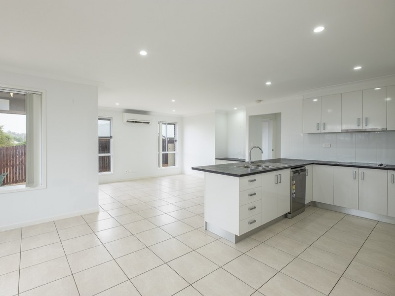 1/25 Bond Drive, Southside QLD 4570