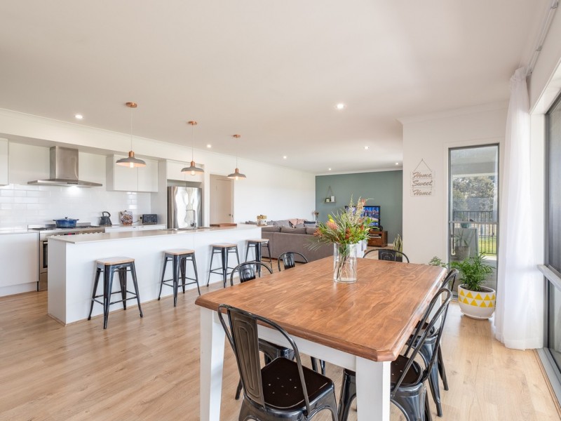 75 Kiaka Road, Lagoon Pocket QLD 4570