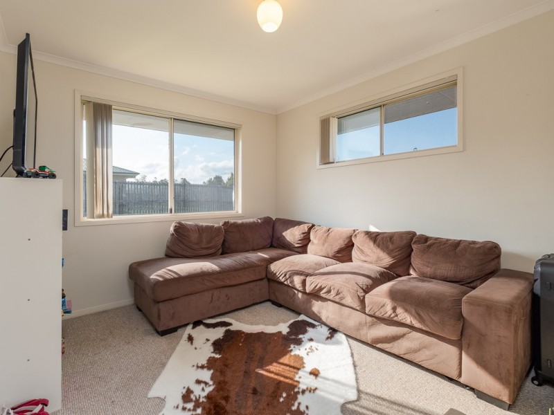 73 Furness Road, Southside QLD 4570