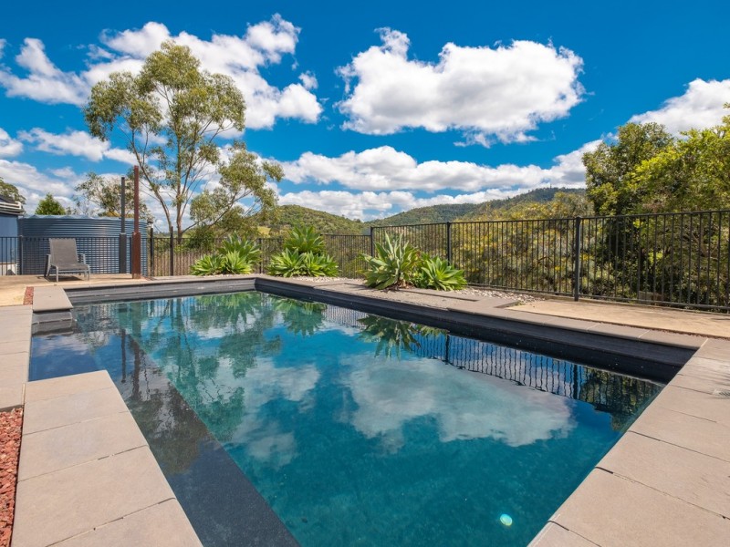 134 Allen Road, Chatsworth QLD 4570