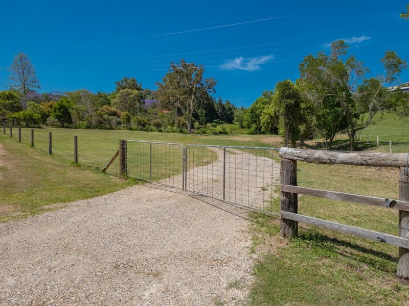 184 Allen Road, Chatsworth QLD 4570