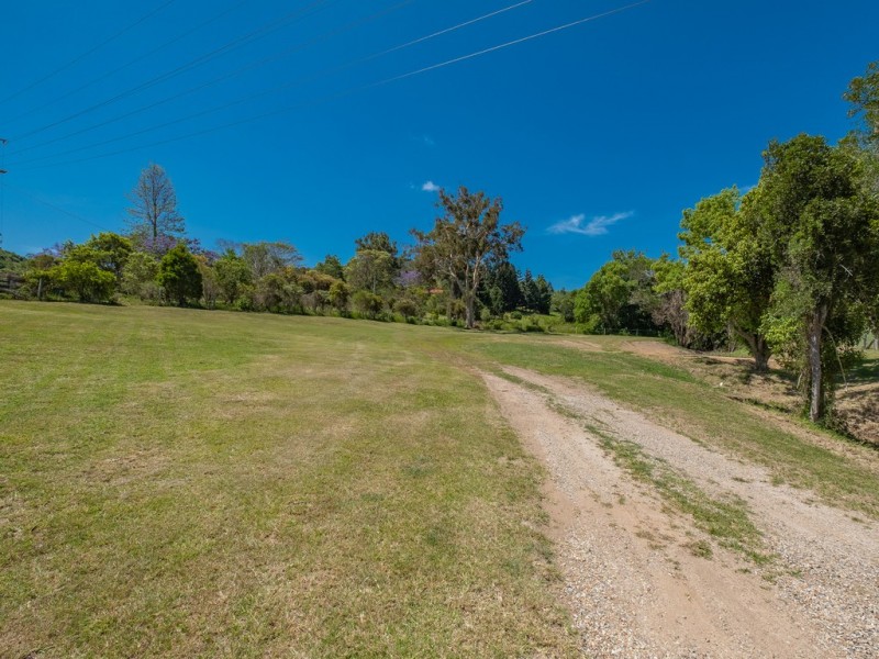 184 Allen Road, Chatsworth QLD 4570