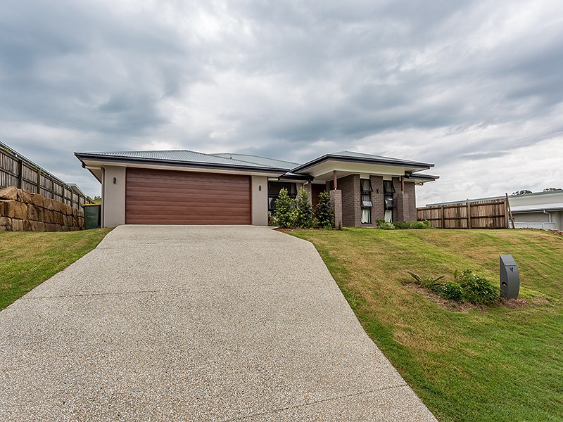 9 Serenity Drive, Southside QLD 4570