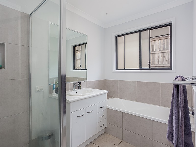 9 Serenity Drive, Southside QLD 4570