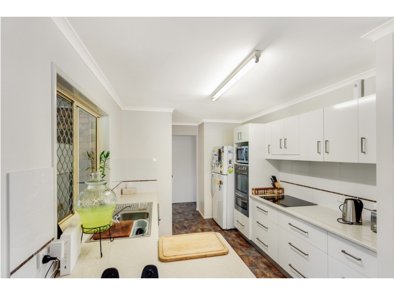 13 Kimberley Avenue, Southside QLD 4570