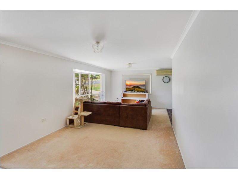 13 Kimberley Avenue, Southside QLD 4570