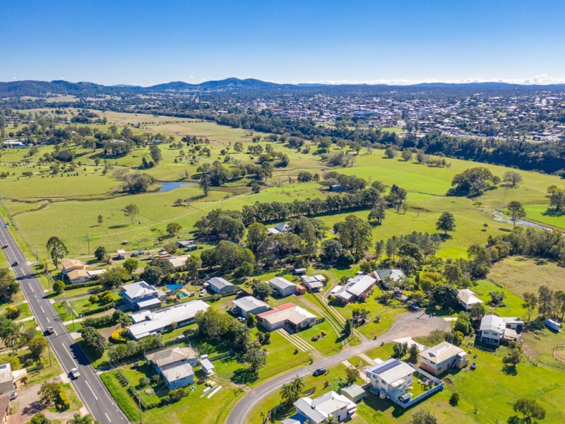 3 Katrina Court, Southside QLD 4570