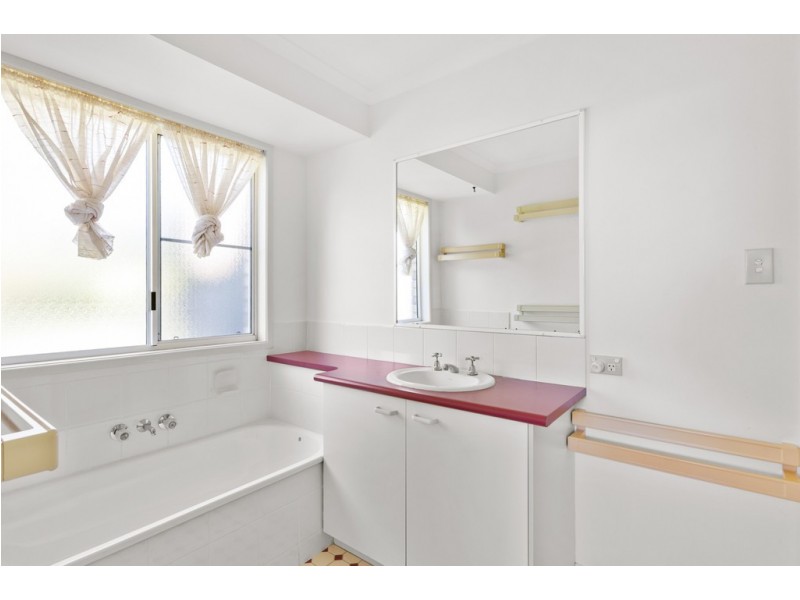 122 Bayside Road, Cooloola Cove QLD 4580