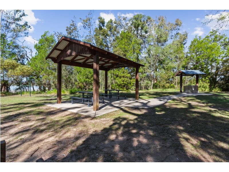 122 Bayside Road, Cooloola Cove QLD 4580