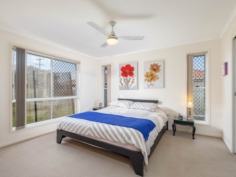 25 Barton Road, Victory Heights QLD 4570