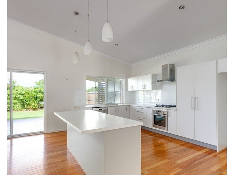 16 Lomandra Avenue, Cooloola Cove QLD 4580