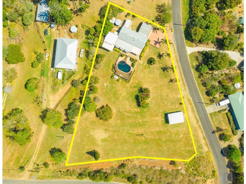 9 Country View Drive, Chatsworth QLD 4570