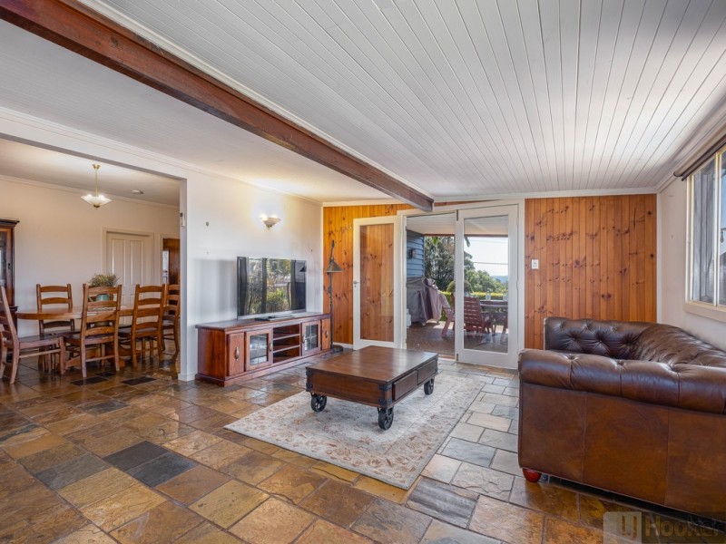 9 Country View Drive, Chatsworth QLD 4570