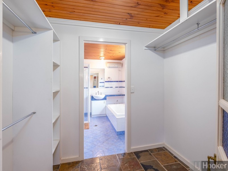 9 Country View Drive, Chatsworth QLD 4570