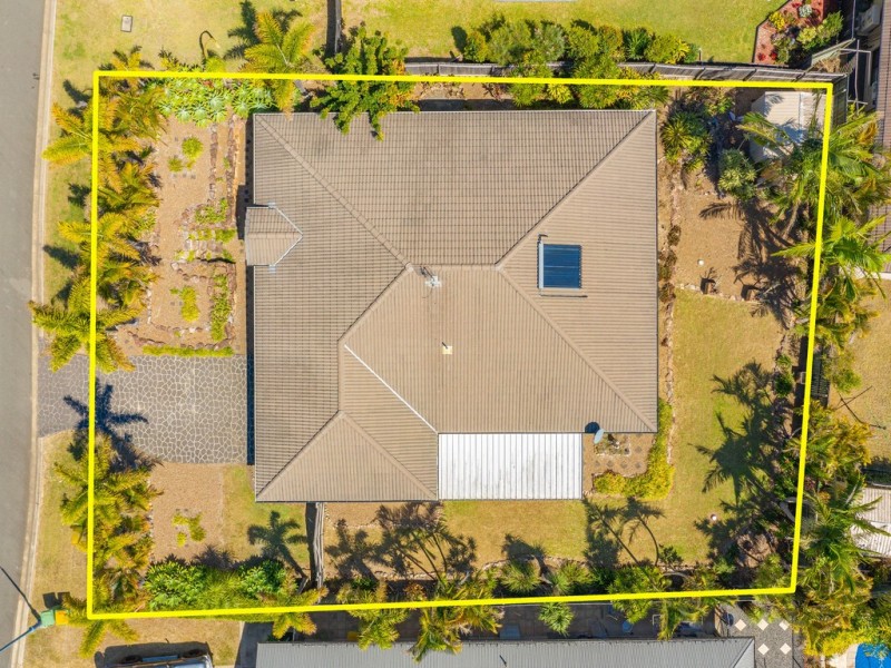 12 Hilltop Avenue, Southside QLD 4570