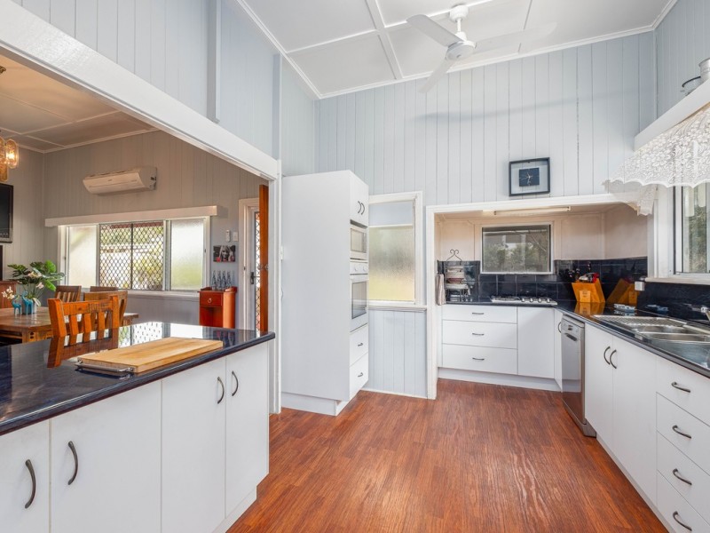 6 Exhibition Road, Southside QLD 4570