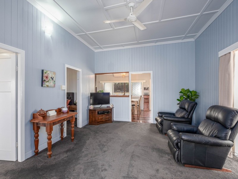 6 Exhibition Road, Southside QLD 4570