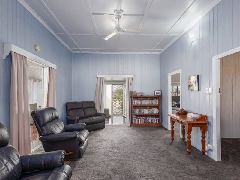 6 Exhibition Road, Southside QLD 4570