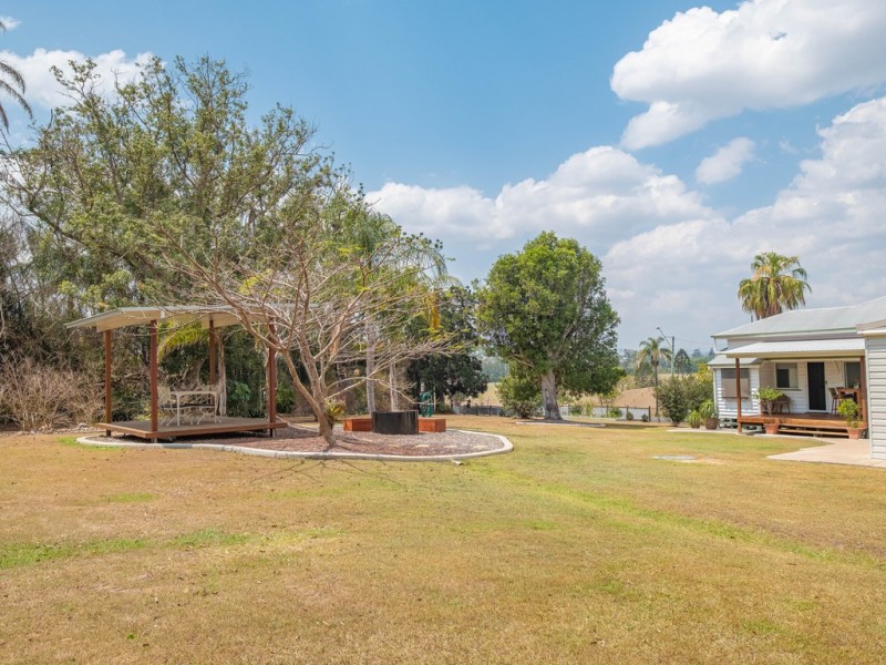 6 Exhibition Road, Southside QLD 4570