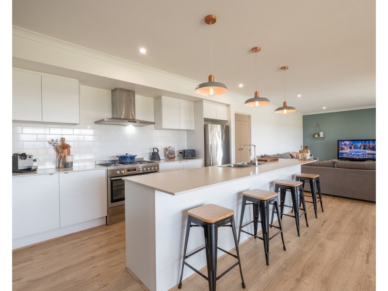 75 Kiaka Road, Lagoon Pocket QLD 4570