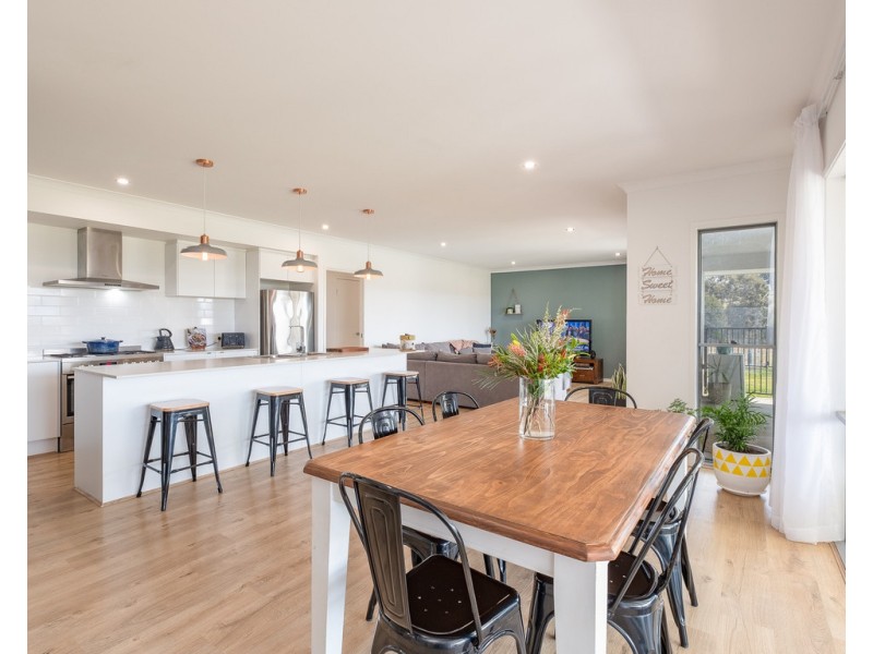 75 Kiaka Road, Lagoon Pocket QLD 4570