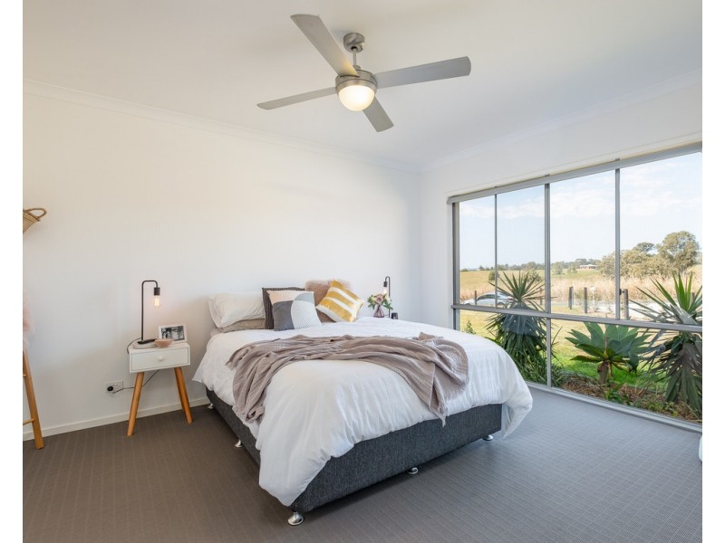 75 Kiaka Road, Lagoon Pocket QLD 4570