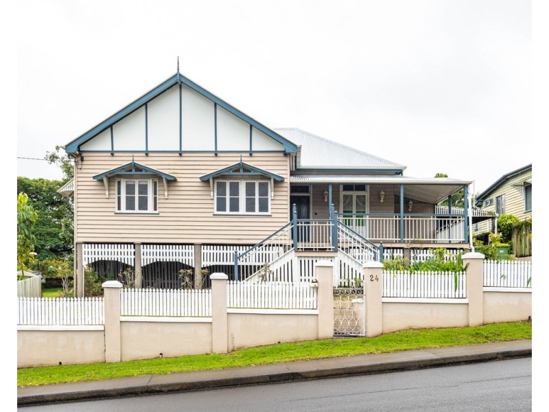 24 Caledonian Hill, Gympie QLD 4570
