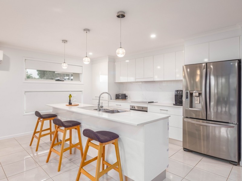 15 Rocklea Drive, Southside QLD 4570