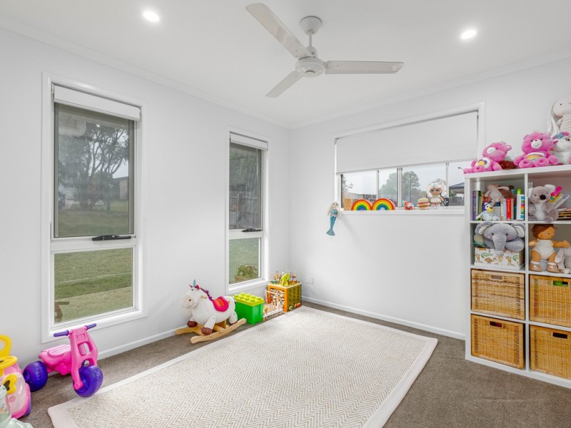 15 Rocklea Drive, Southside QLD 4570