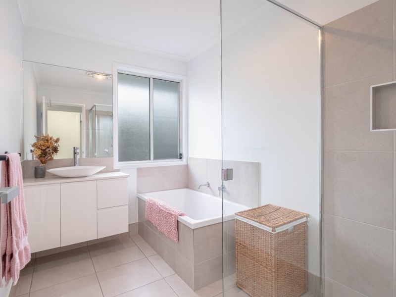 15 Rocklea Drive, Southside QLD 4570