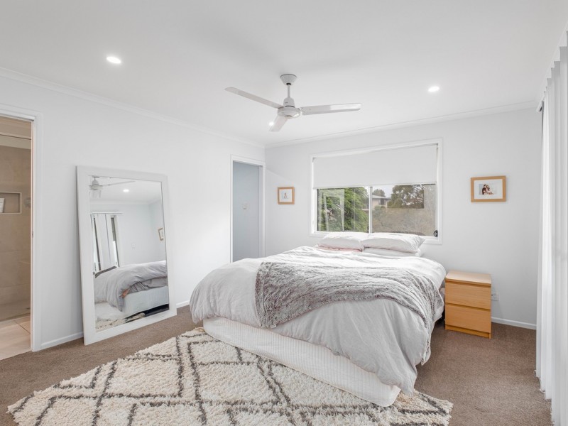 15 Rocklea Drive, Southside QLD 4570