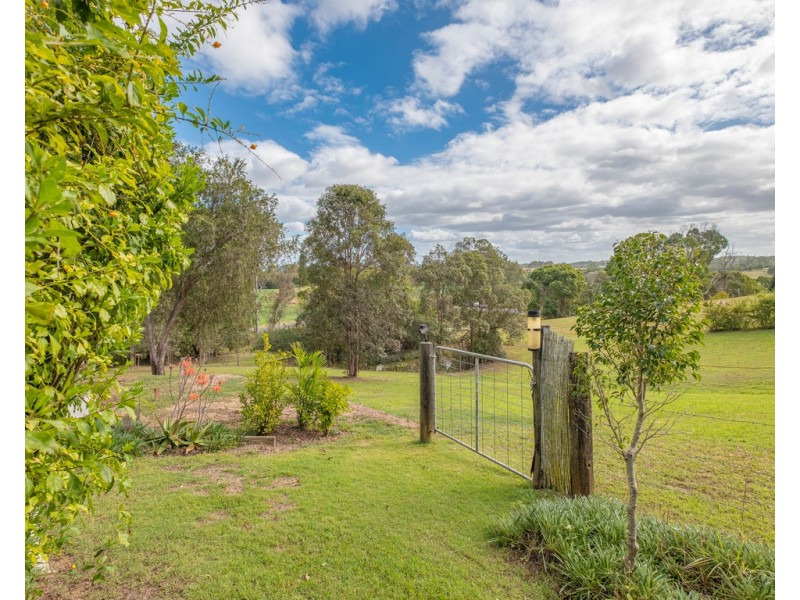 3 Grecian Bends Road, Greens Creek QLD 4570