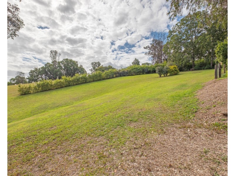 3 Grecian Bends Road, Greens Creek QLD 4570