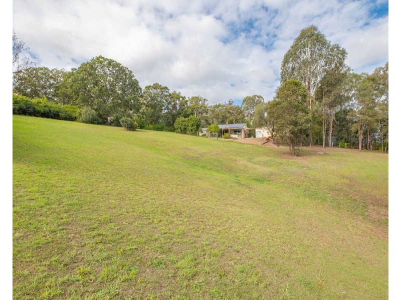 3 Grecian Bends Road, Greens Creek QLD 4570