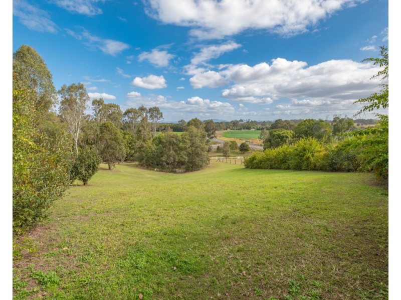 3 Grecian Bends Road, Greens Creek QLD 4570