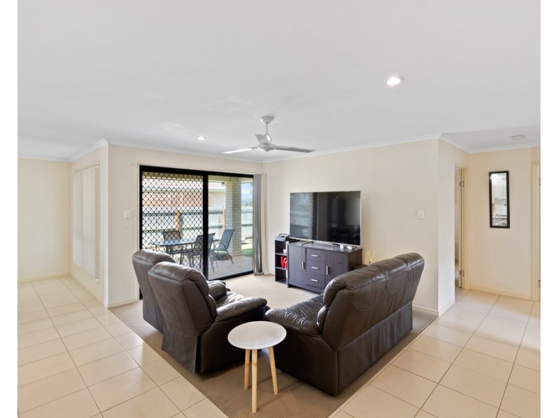 23 Barton Road, Victory Heights QLD 4570