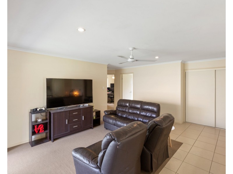 23 Barton Road, Victory Heights QLD 4570